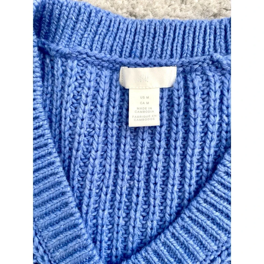 H&M Women's Chunky Knit V-Neck Sweater Periwinkle Blue Slouchy Size M Excellent!